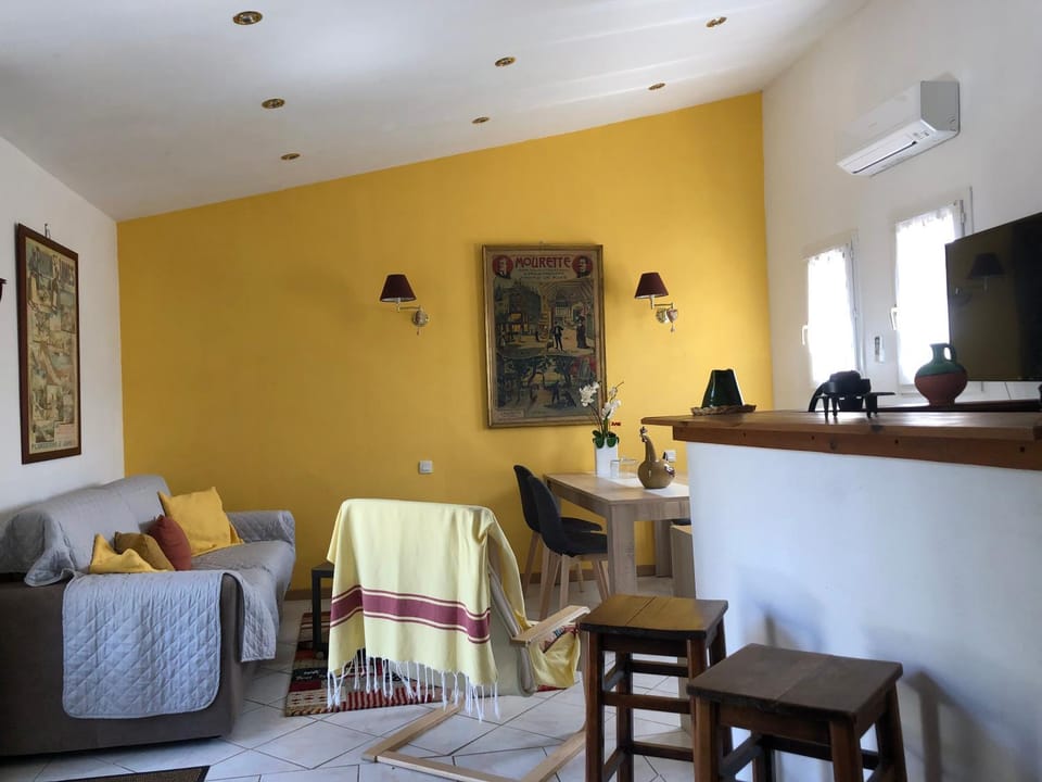 Lounge or bar