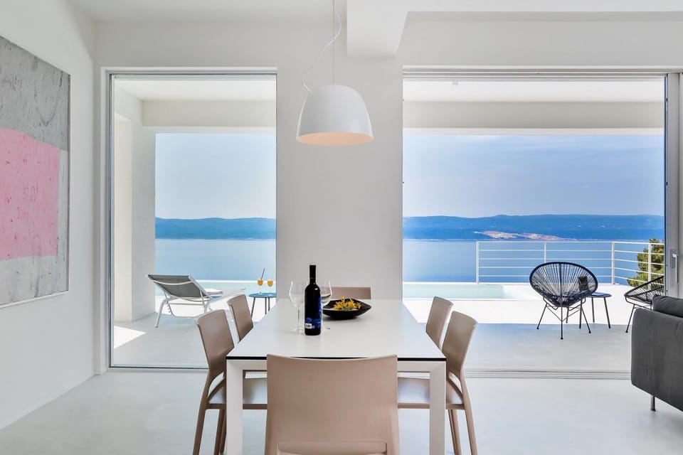 Balcony/Terrace, Kitchen or kitchenette, Seating area, Dining area, Sea view, Swimming pool, air conditioner