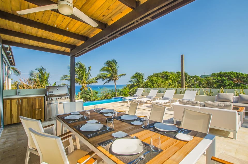 Patio, BBQ facilities, Balcony/Terrace, Seating area, Dining area, Swimming pool