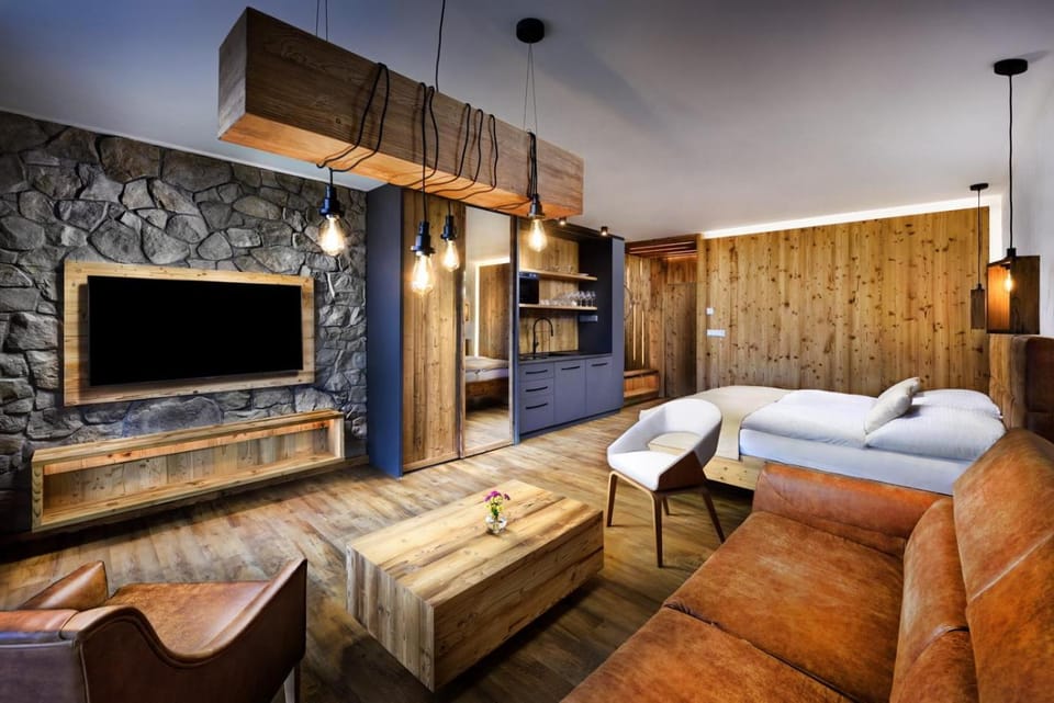 Seating area, kitchen