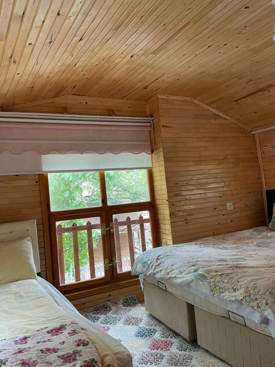 Property building, Bed, Bedroom