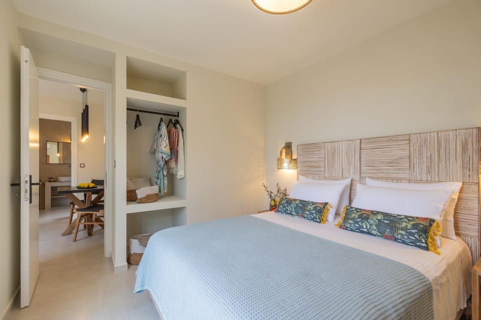 Bed, Bedroom, wardrobe