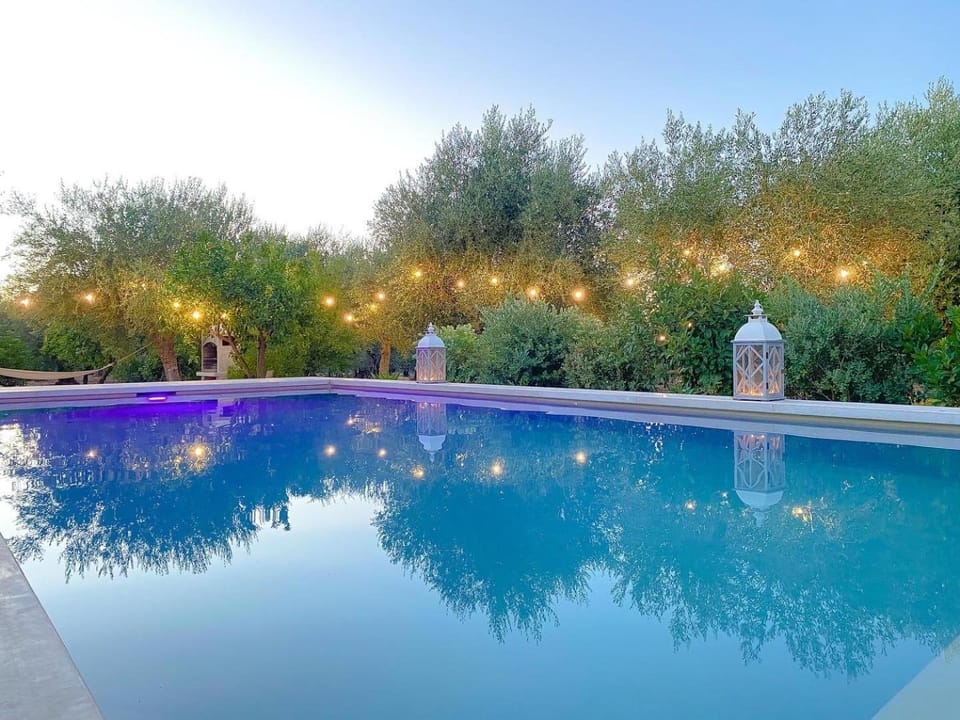 Swimming pool, Swimming pool