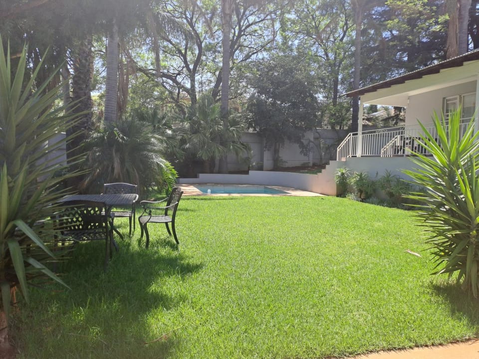 Garden, Swimming pool