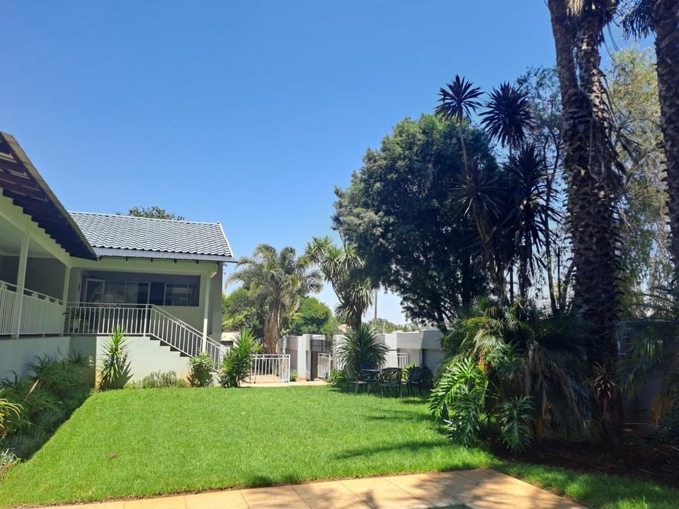 Garden, Swimming pool