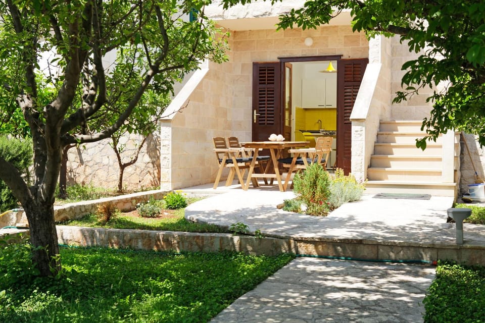 Patio, Facade/entrance, Garden, Balcony/Terrace, Seating area, Garden view