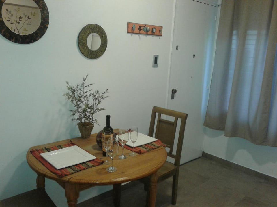 IDEAL Y UBICADISIMO A Mts de paseo ARISTIDES . Apartment in Mendoza