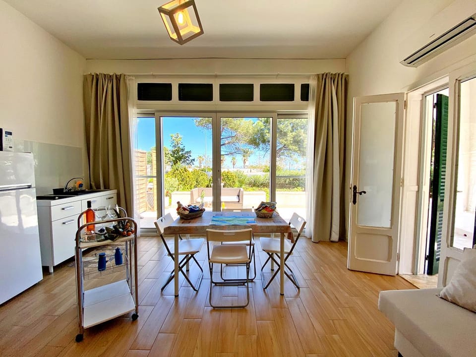Patio, View (from property/room), Kitchen or kitchenette, Dining area, minibar