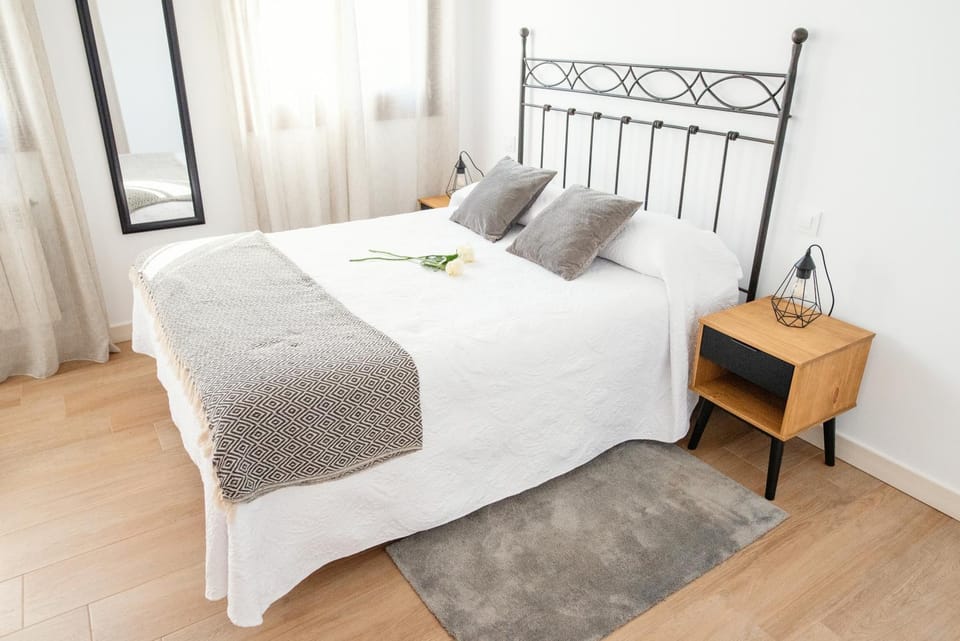Bed, Photo of the whole room