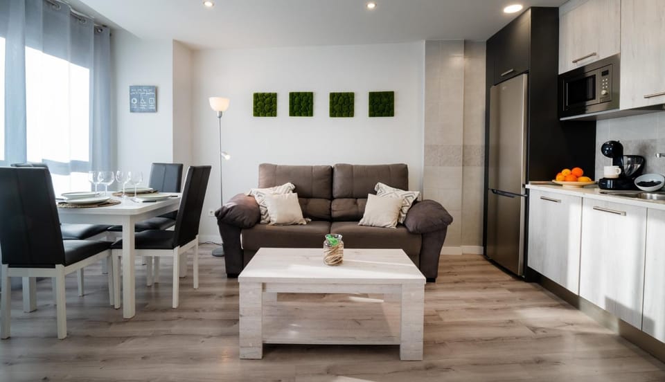 Kitchen or kitchenette, Living room, internet