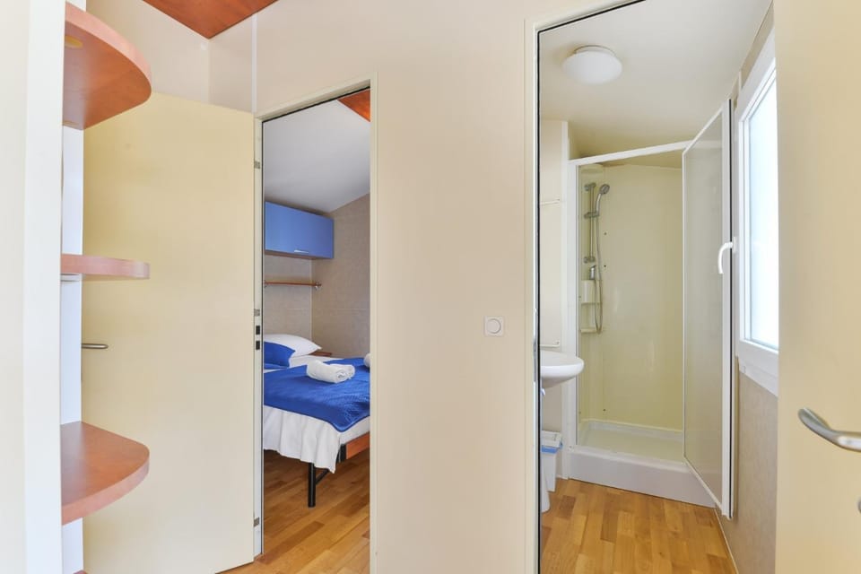 Bathroom, Bedroom