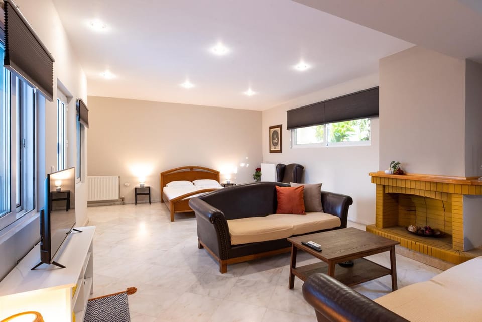 Emma's Airport Studio Bed and Breakfast in East Attica Regional Unit, Greece