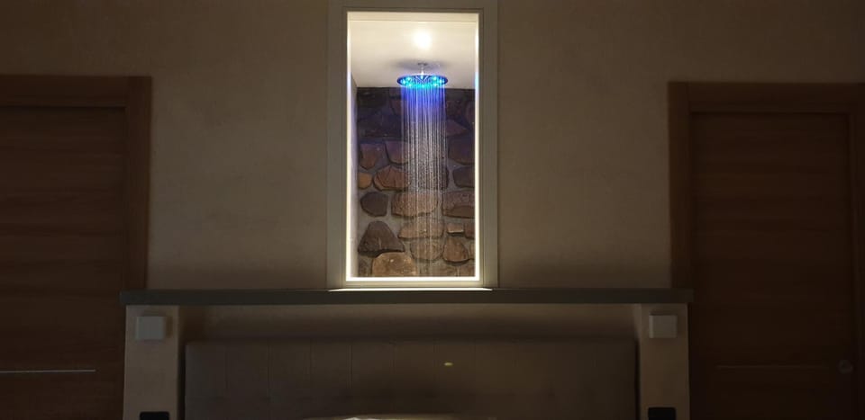 Shower, Bed