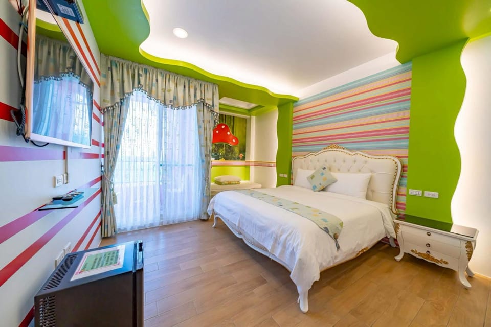 Bed, Photo of the whole room, Bedroom