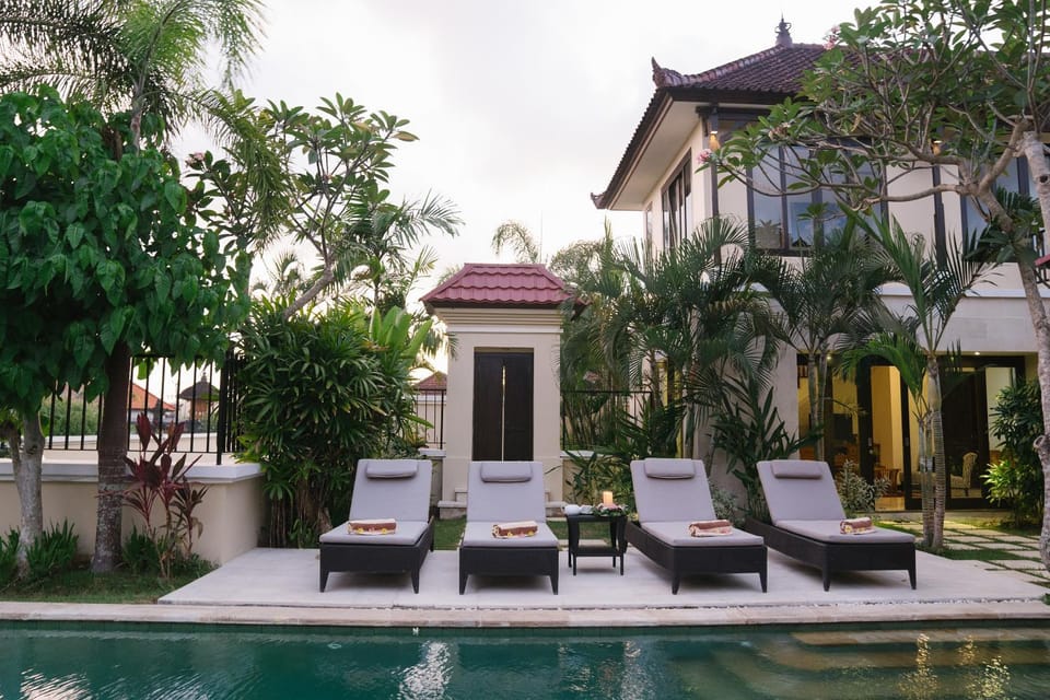 Property building, Swimming pool, Swimming pool