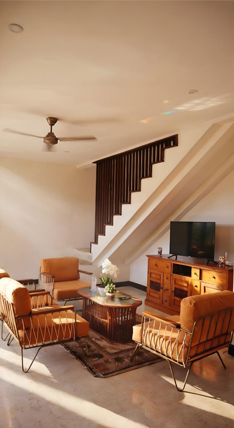 Communal lounge/ TV room