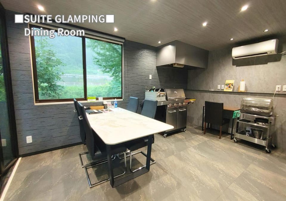 BBQ facilities, Dining area, internet, stove, air conditioner