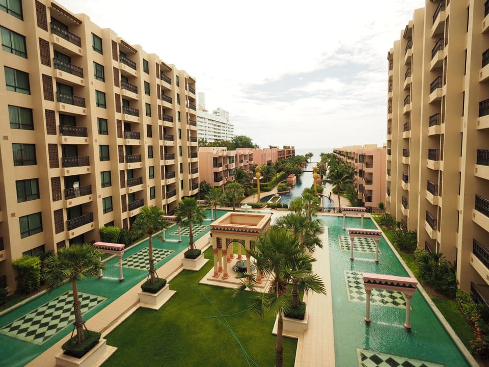 Marrakesh Huahin Apartment in Nong Kae