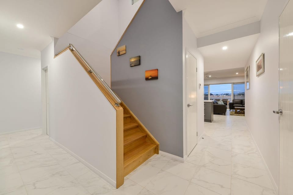 34 Madaffari Drive - Pool and Jetty House in Exmouth