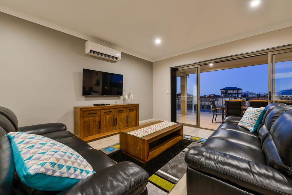 5 Kestrel Place House in Exmouth