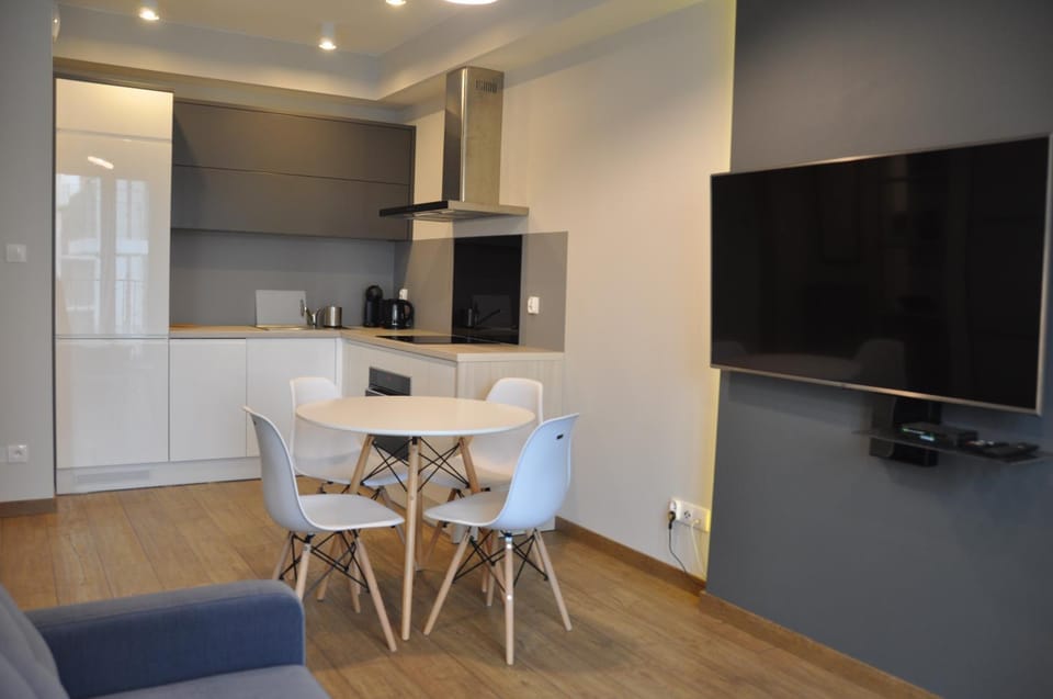 Rakowicka 22J (B) by Homeprime Apartment in Krakow