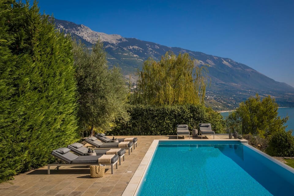 Mountain view, Pool view, Swimming pool, sunbed