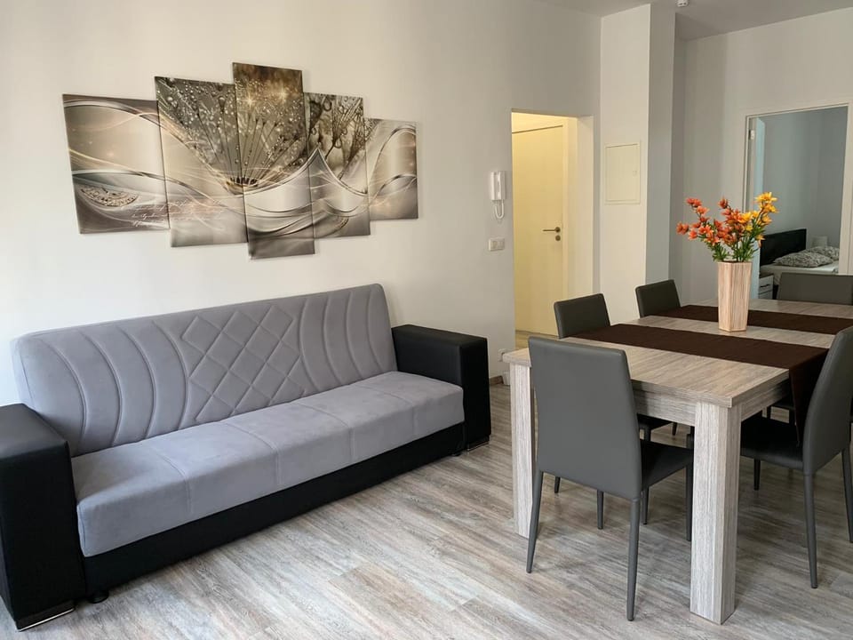 Modern Apartment Second Floor Apartment in Saint-Gilles