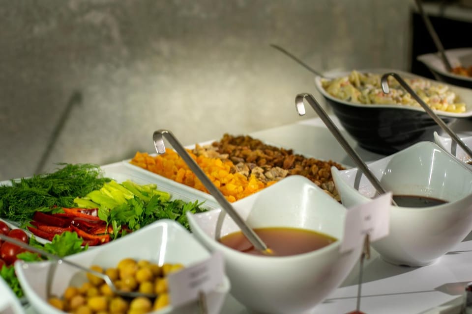 Restaurant/places to eat, Buffet breakfast