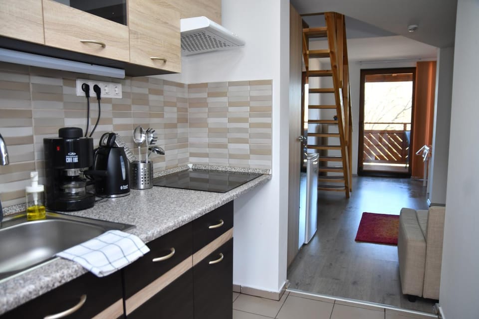 Kitchen or kitchenette, Living room