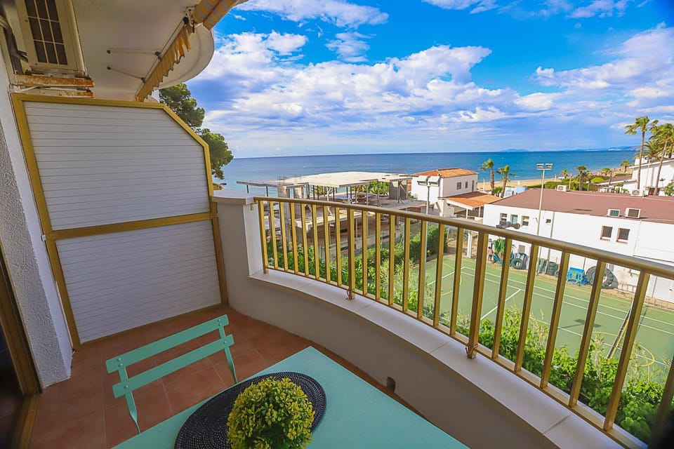 Balcony/Terrace, Sea view, Street view