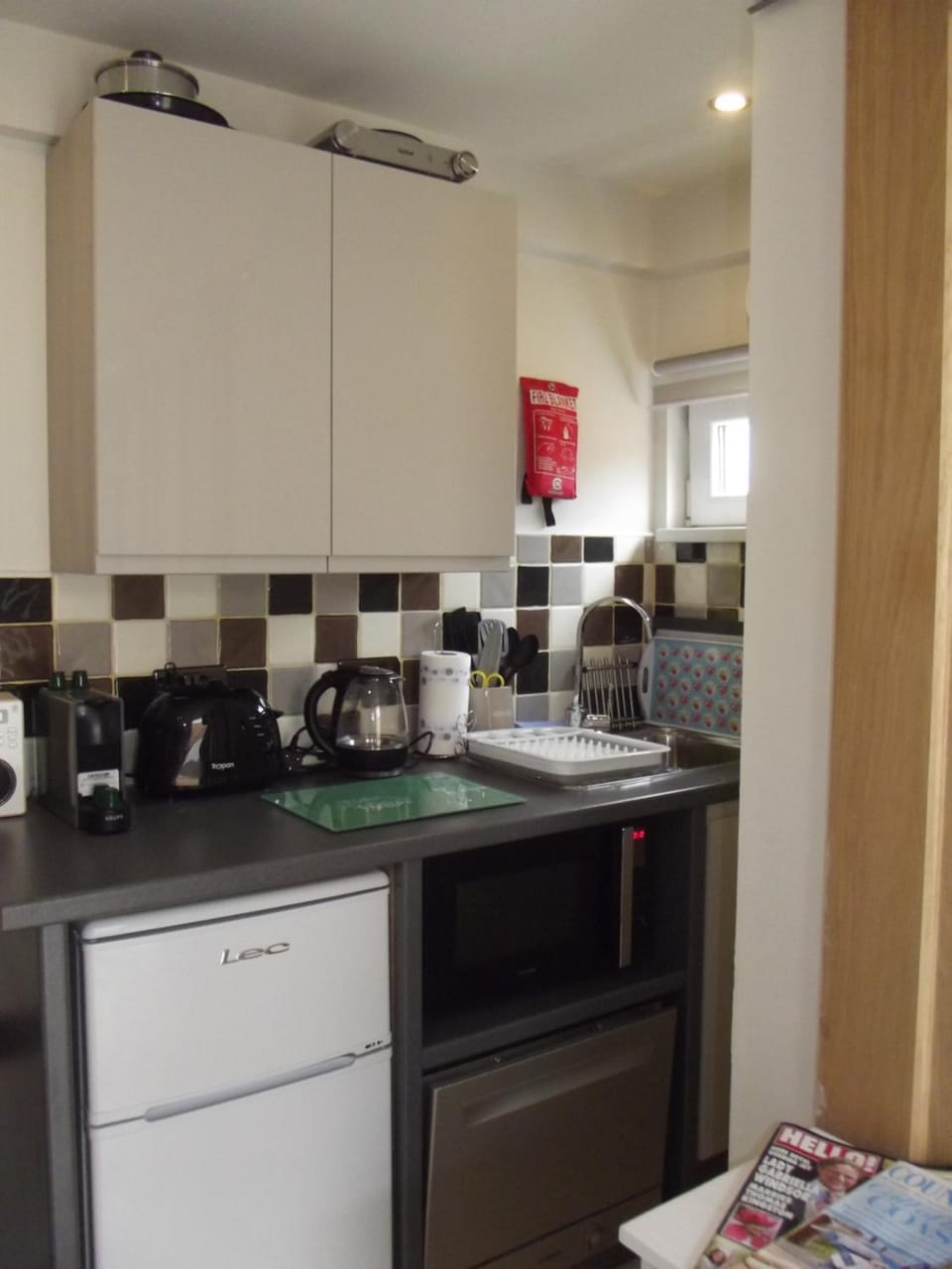 Kitchen or kitchenette, dishwasher, minibar