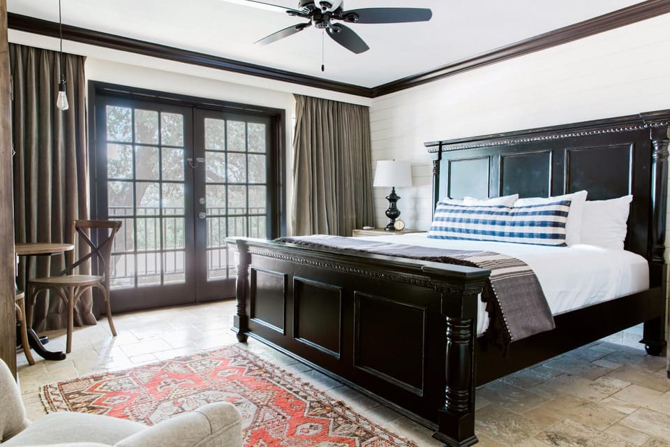 Bed, Photo of the whole room, Bedroom, fireplace