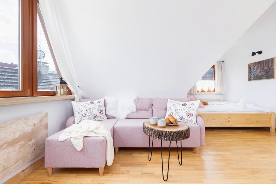 Bed, Living room, Bedroom