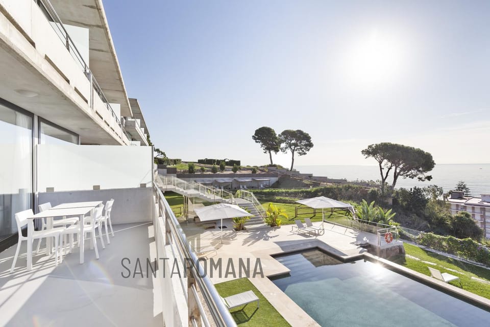 View (from property/room), Balcony/Terrace, Garden view, Pool view, Sea view, Swimming pool, sunbed
