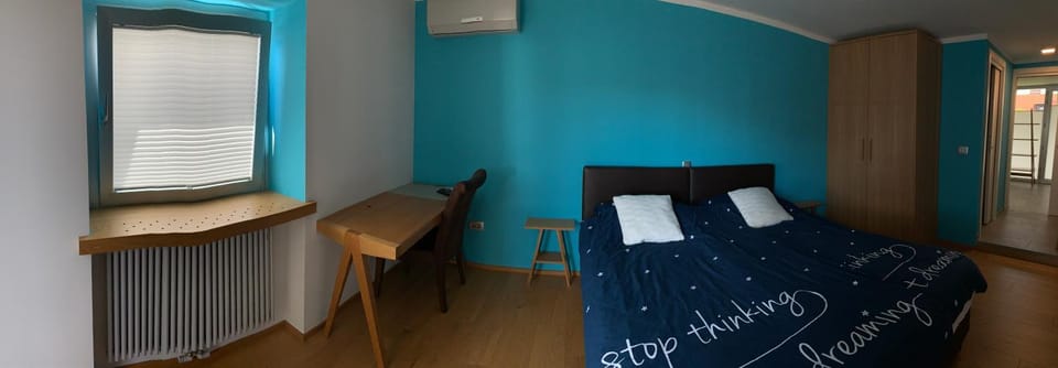 Bed, Balcony/Terrace, Photo of the whole room, Bedroom, air conditioner