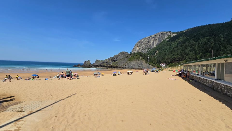 Laga Blue Surf House in Basque Country