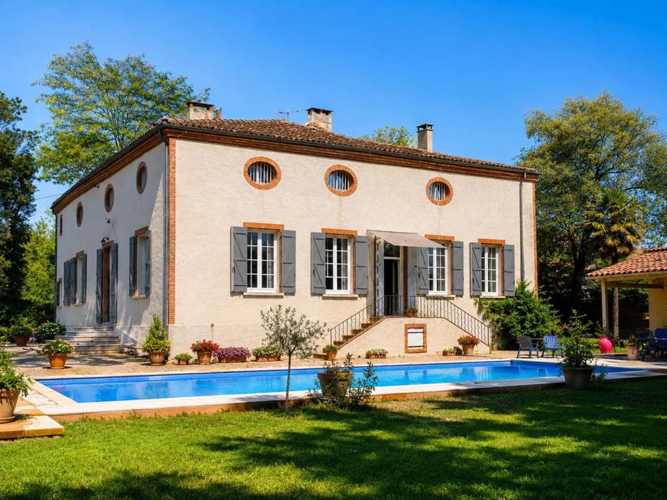 Property building, Garden, Garden view, Pool view, Swimming pool