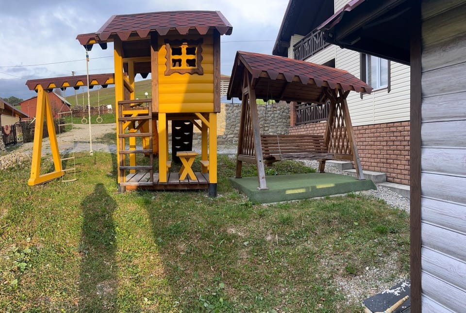 BEE HOUSE Поляниця Апартаменти Apartment in Ukraine