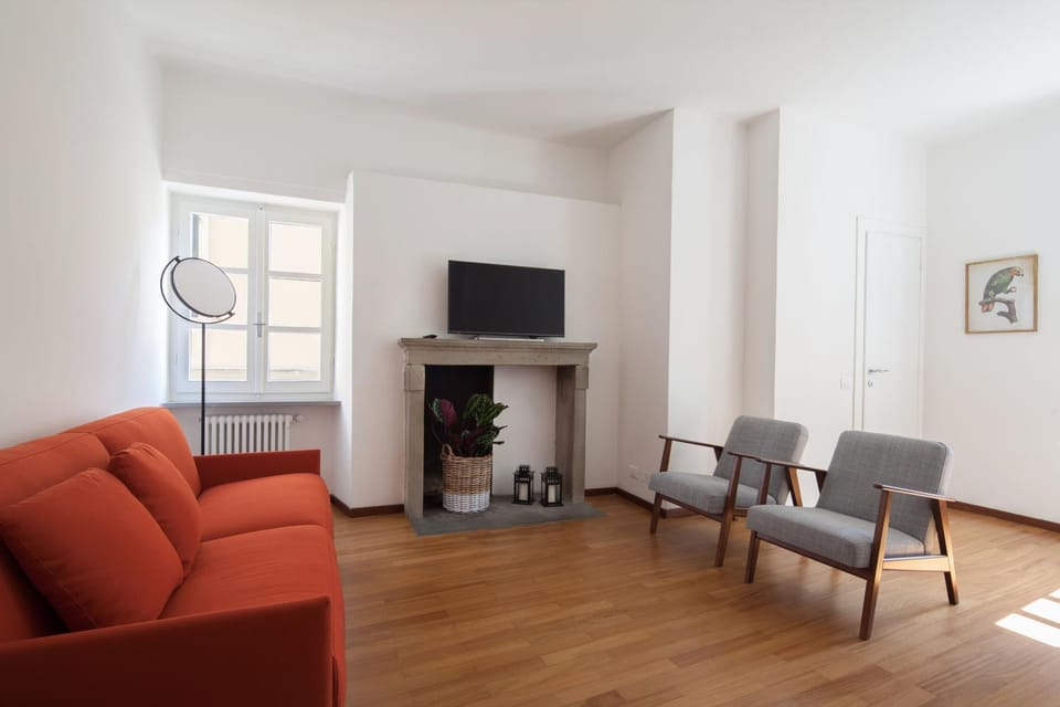 Bed, Living room, Seating area, air conditioner