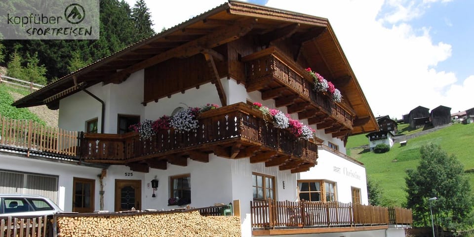 Property building, Day, Mountain view