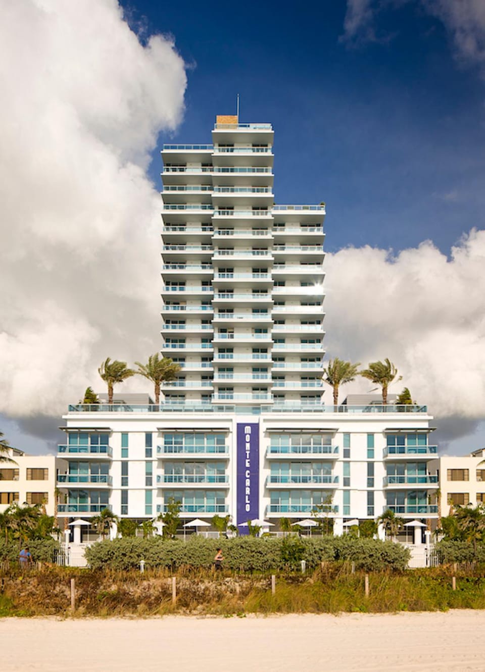 Property building, Nearby landmark, Neighbourhood, Beach