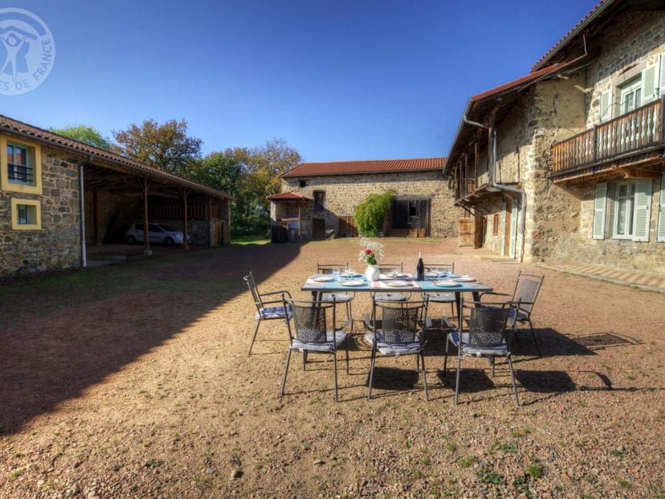 Grand Gîte de Caractère pour 15 Pers. avec Jardin à Luré - FR-1-496-109 House in Auvergne-Rhône-Alpes