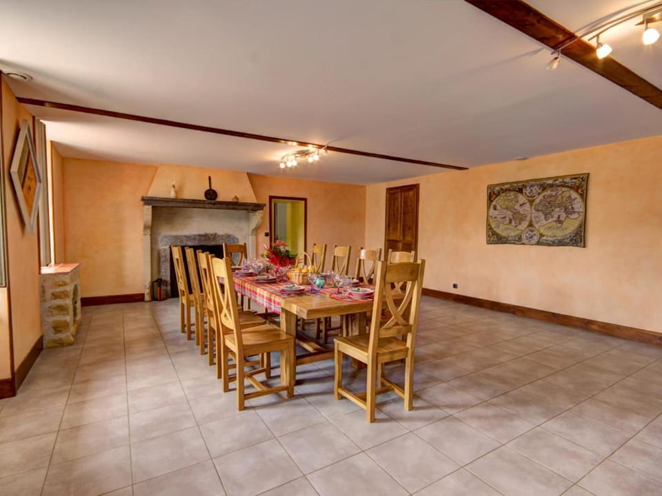 Grand Gîte de Caractère pour 15 Pers. avec Jardin à Luré - FR-1-496-109 House in Auvergne-Rhône-Alpes