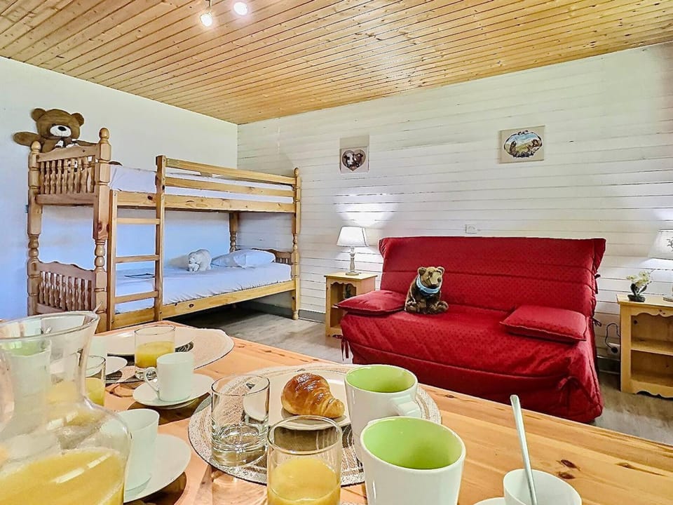 Tignes: Appartement cosy 4 pers, skis aux pieds, animaux admis - FR-1-411-149 Apartment in Tignes