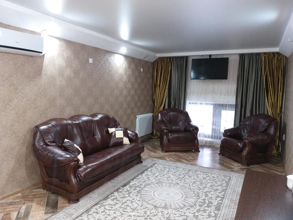 Living room, Photo of the whole room, Decorative detail, Decorative detail