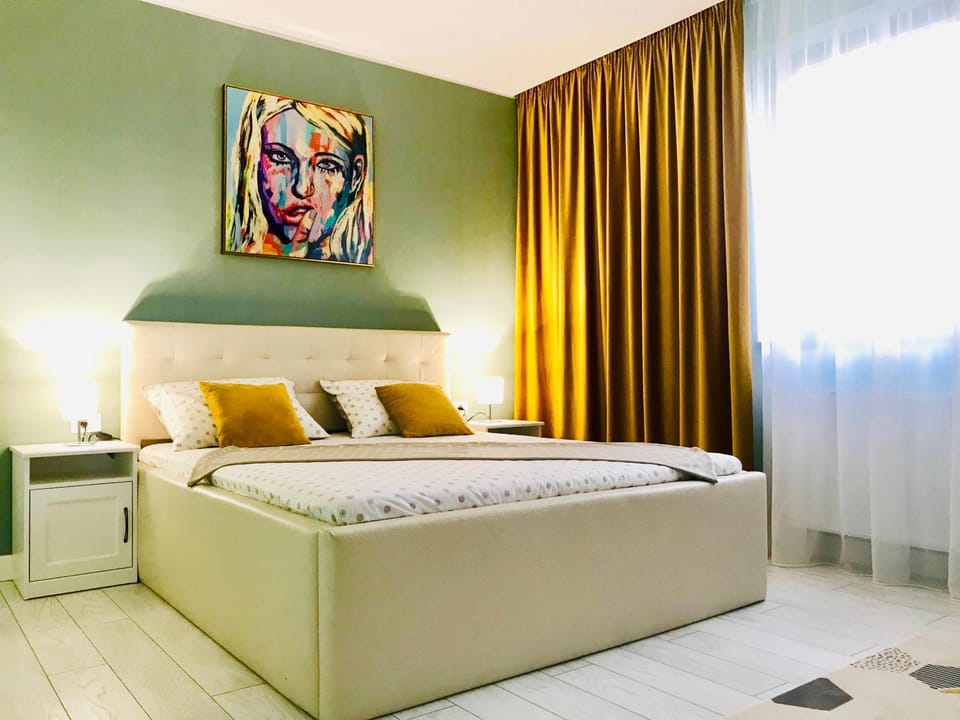 Bed, Photo of the whole room, Bedroom, Street view