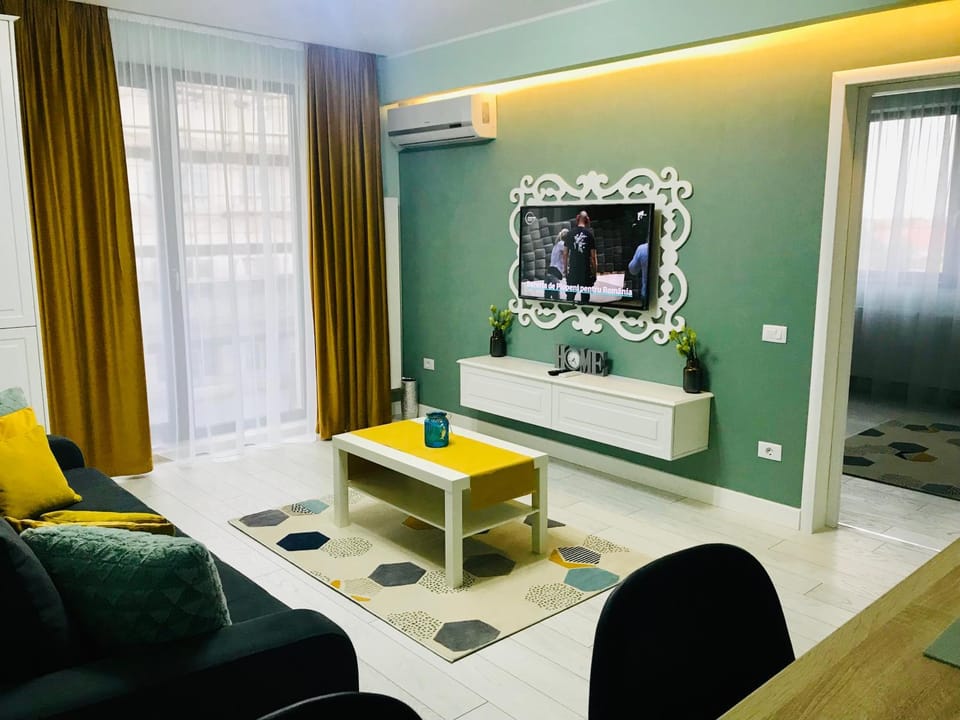 Communal lounge/ TV room, TV and multimedia, Living room, Seating area