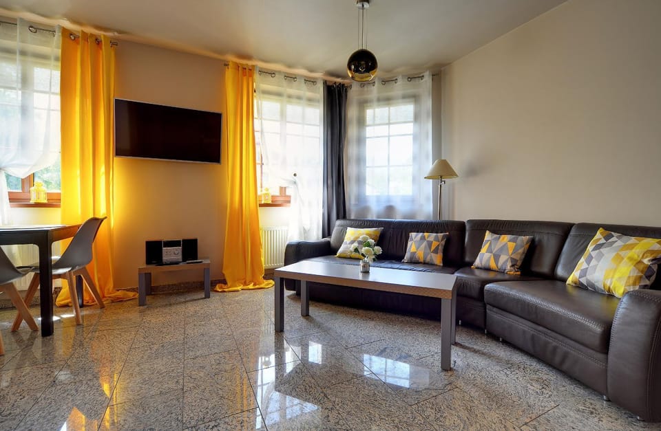 Apartamenty Sun & Ski Willa Nadrzeczna 2B centrum Apartment in Lower Silesian Voivodeship