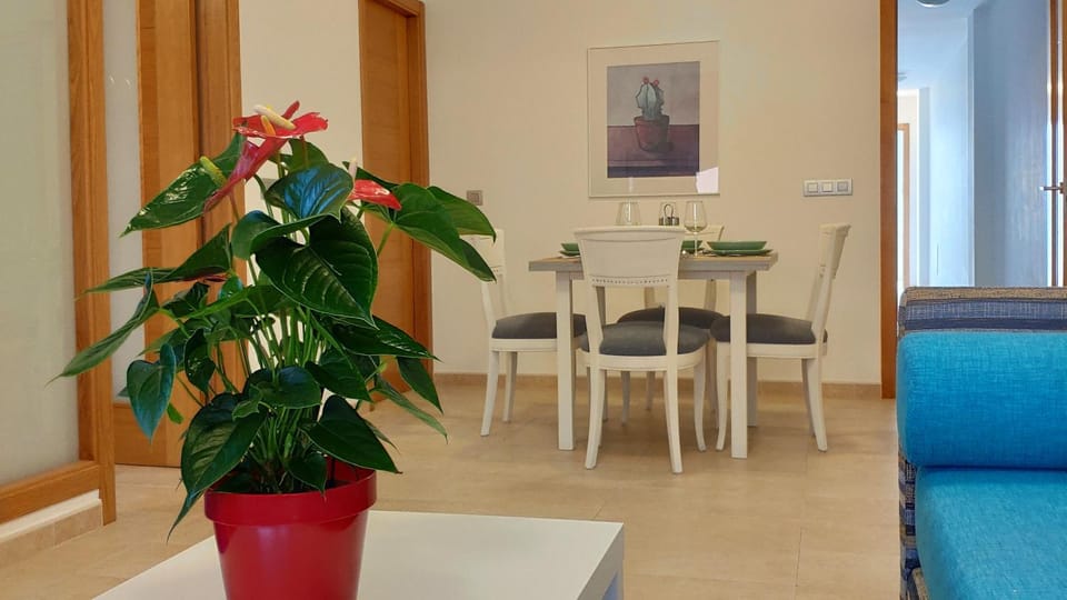 Communal lounge/ TV room, Dining area