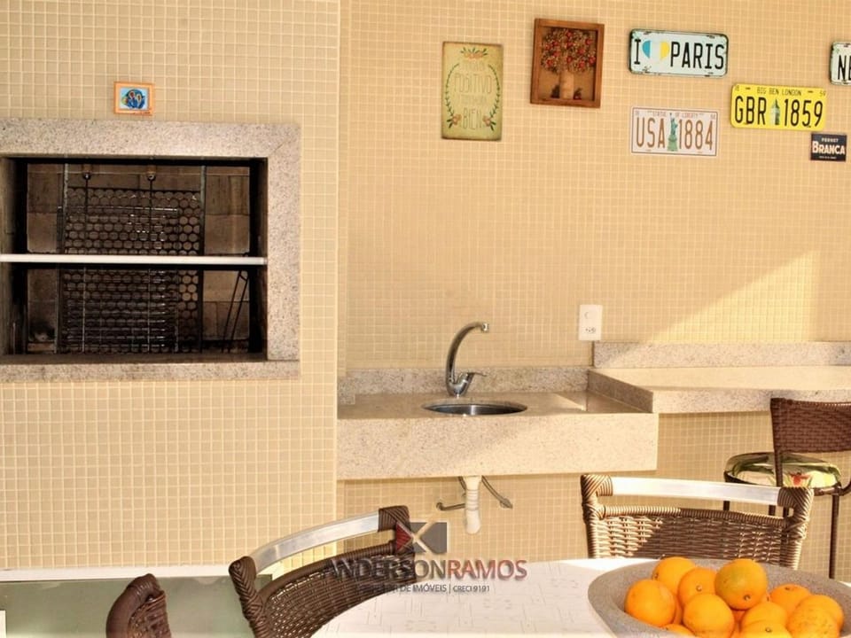 1076 Praia de bombinhas com 3 suítes ótima opção. Apartment in Bombinhas
